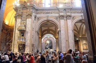 19 Looking Across To The Right Nave With Pulpits Catedral Metropolitana Metropolitan Cathedral Buenos Aires.jpg